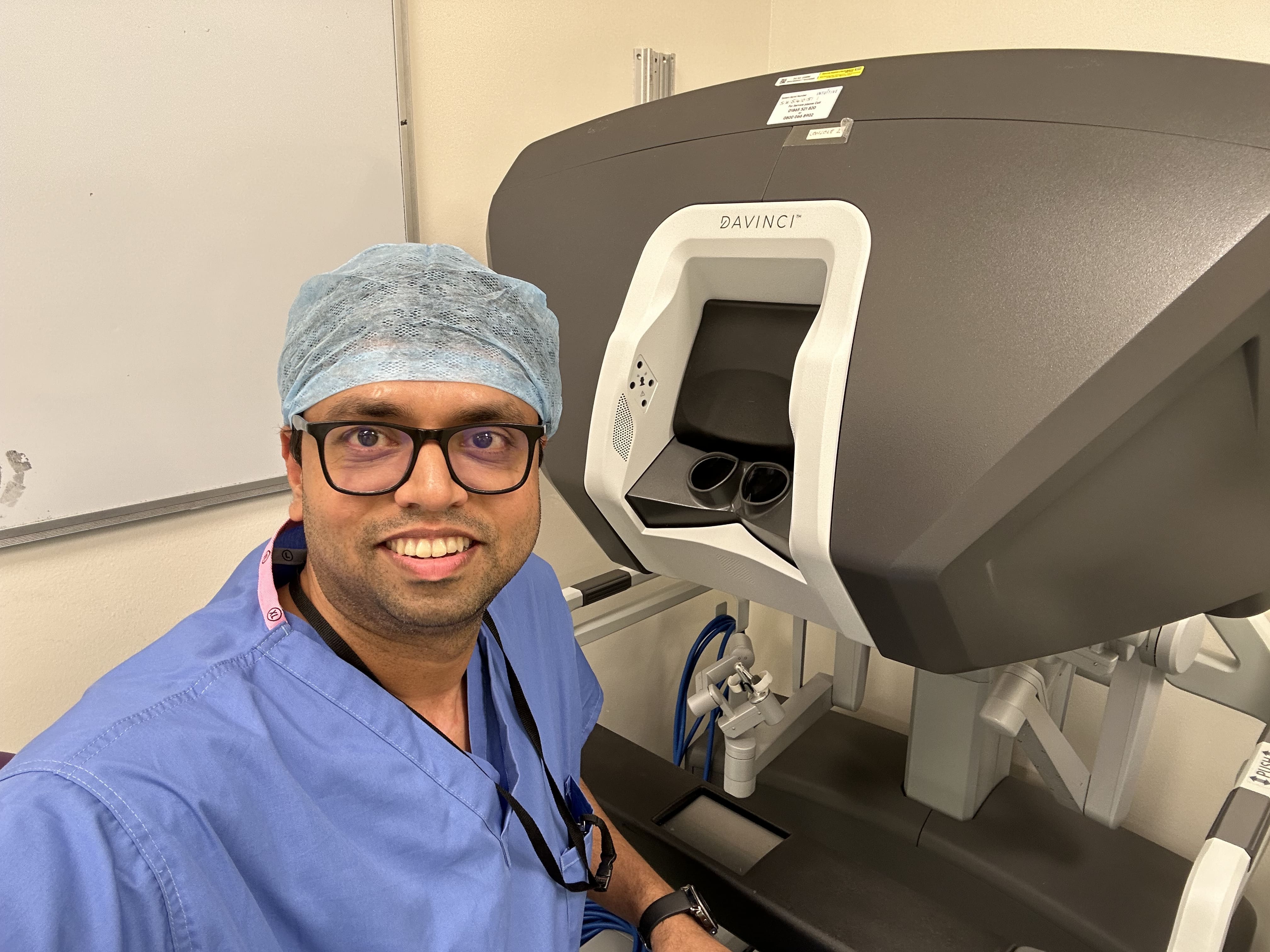 Dr Hrishikesh Salgaonkar expertise in Robotic Surgery